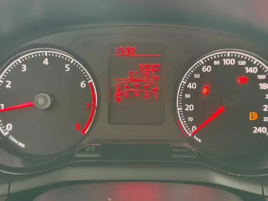 VOLKSWAGEN-VOYAGE-2021