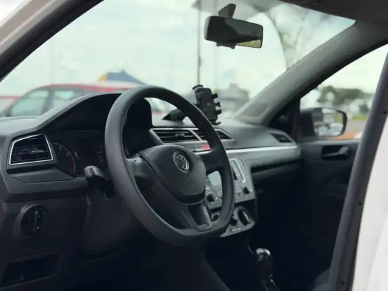 VOLKSWAGEN-VOYAGE-2021