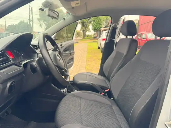 VOLKSWAGEN-VOYAGE-2019