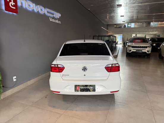 VOLKSWAGEN-VOYAGE-2022