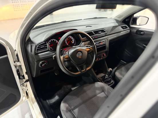VOLKSWAGEN-VOYAGE-2021