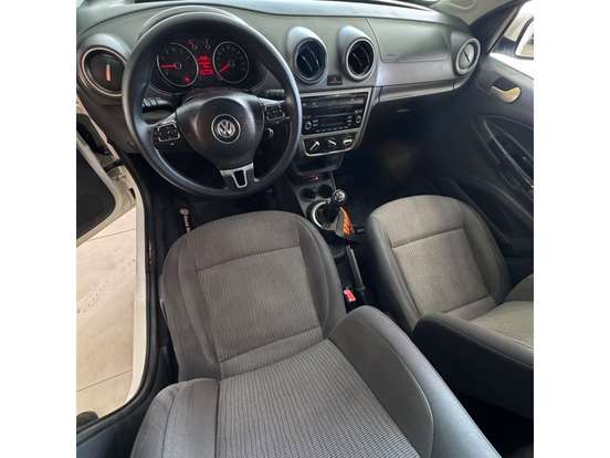 VOLKSWAGEN-VOYAGE-1.0 MI 8V FLEX 4P MANUAL VOLKSWAGEN-VOYAGE-2014