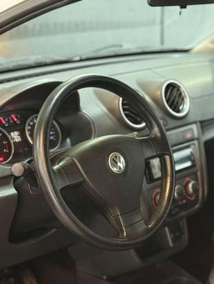 VOLKSWAGEN-VOYAGE-2010