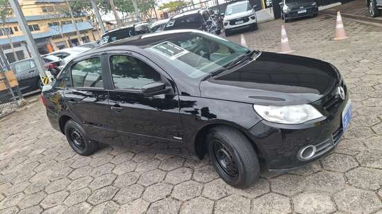 VOLKSWAGEN-VOYAGE-2010