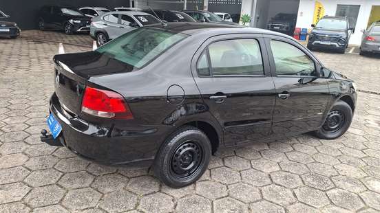 VOLKSWAGEN-VOYAGE-2010