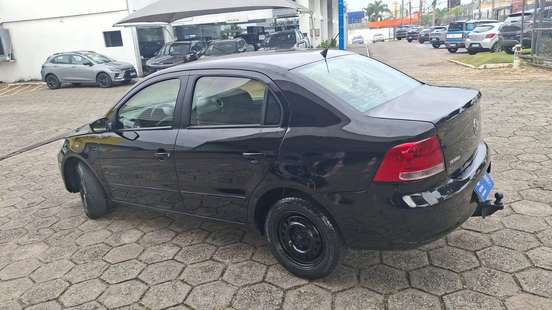 VOLKSWAGEN-VOYAGE-2010