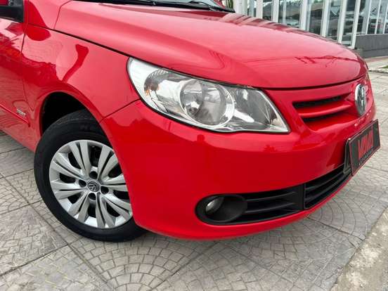 VOLKSWAGEN-VOYAGE-2011