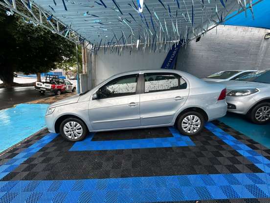 VOLKSWAGEN-VOYAGE-2010