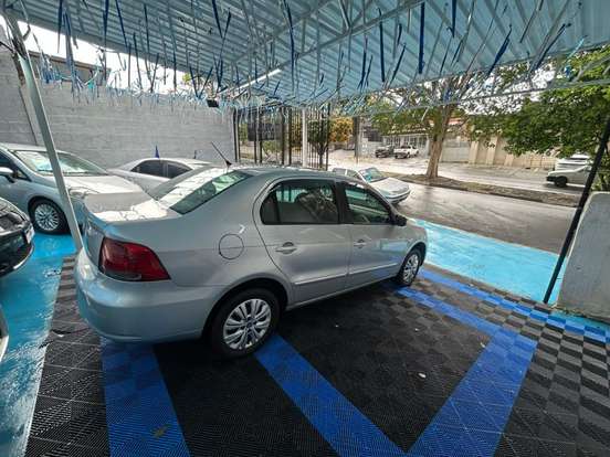 VOLKSWAGEN-VOYAGE-2010