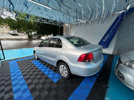 VOLKSWAGEN-VOYAGE-2010