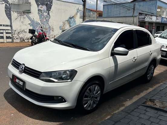 VOLKSWAGEN-VOYAGE-1.6 MI 8V FLEX 4P MANUAL VOLKSWAGEN-VOYAGE-2013