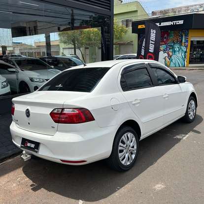 VOLKSWAGEN-VOYAGE-2013