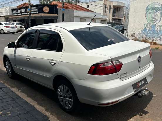VOLKSWAGEN-VOYAGE-1.6 MI 8V FLEX 4P MANUAL VOLKSWAGEN-VOYAGE-2013