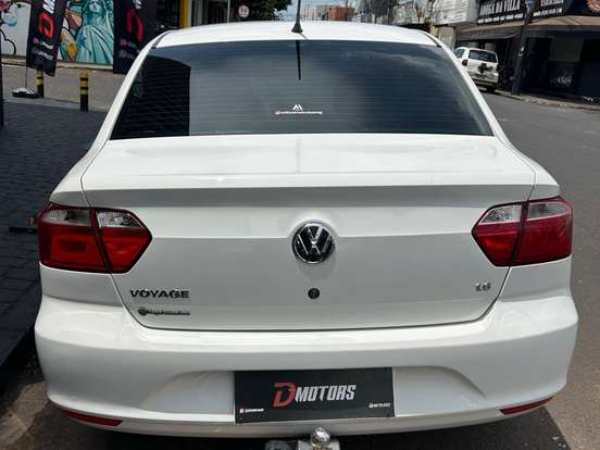 VOLKSWAGEN-VOYAGE-1.6 MI 8V FLEX 4P MANUAL VOLKSWAGEN-VOYAGE-2013