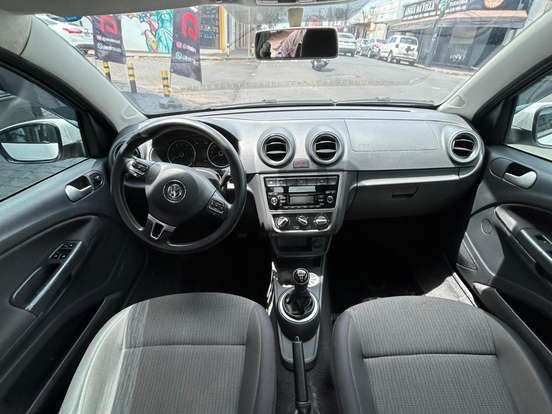 VOLKSWAGEN-VOYAGE-1.6 MI 8V FLEX 4P MANUAL VOLKSWAGEN-VOYAGE-2013