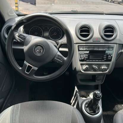 VOLKSWAGEN-VOYAGE-2013