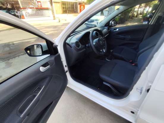 VOLKSWAGEN-VOYAGE-1.6 MI TRENDLINE 8V FLEX 4P MANUAL VOLKSWAGEN-VOYAGE-2015