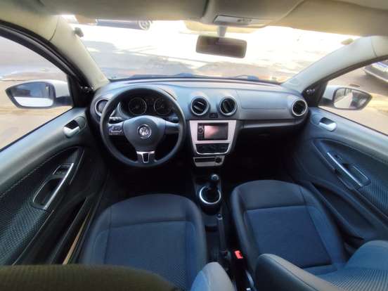 VOLKSWAGEN-VOYAGE-2015