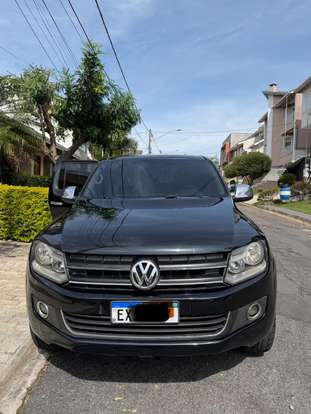 VOLKSWAGEN-AMAROK-2011