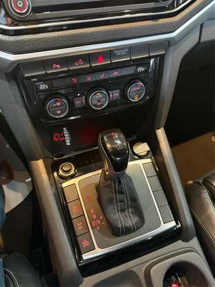 VOLKSWAGEN-AMAROK-2018