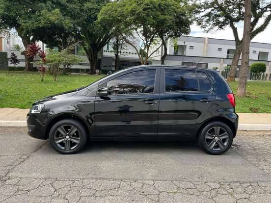 VOLKSWAGEN-FOX-1.0 MI 8V FLEX 4P MANUAL VOLKSWAGEN-FOX-2012
