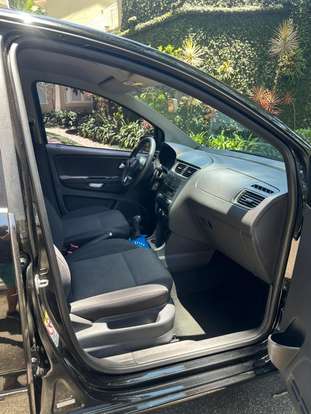 VOLKSWAGEN-FOX-2012