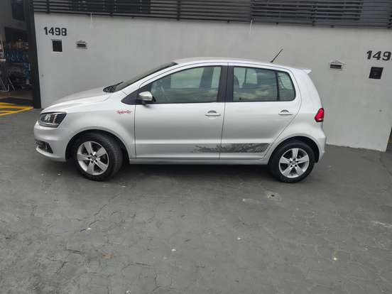 VOLKSWAGEN-FOX-1.6 MI ROCK IN RIO 8V FLEX 4P MANUAL VOLKSWAGEN-FOX-2015