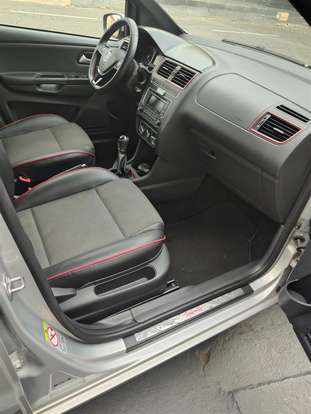 VOLKSWAGEN-FOX-2015