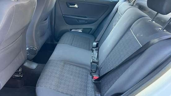 VOLKSWAGEN-FOX-2016