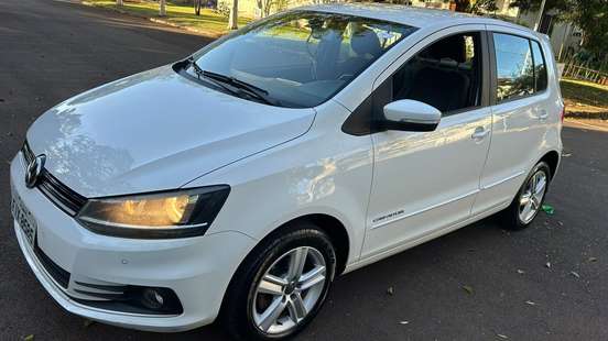 VOLKSWAGEN-FOX-2016