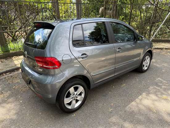 VOLKSWAGEN-FOX-2017