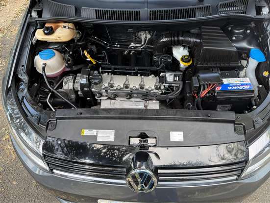 VOLKSWAGEN-FOX-2017