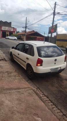 VOLKSWAGEN-GOL-2010