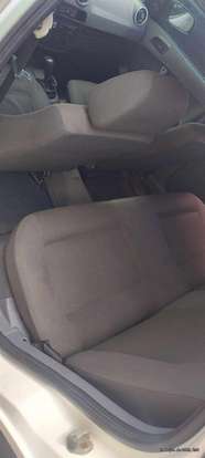 VOLKSWAGEN-GOL-2010