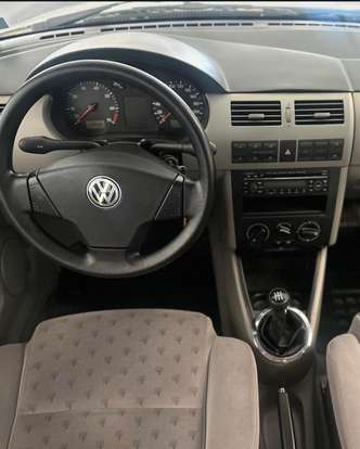 VOLKSWAGEN-GOL-2000