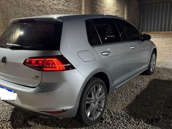 VOLKSWAGEN-GOLF-1.4 TSI HIGHLINE 16V GASOLINA 4P AUTOMÁTICO VOLKSWAGEN-GOLF-2013