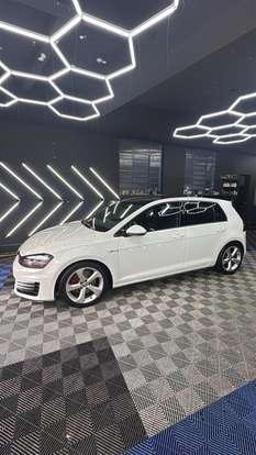 VOLKSWAGEN-GOLF-2017