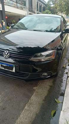 VOLKSWAGEN-JETTA-2012