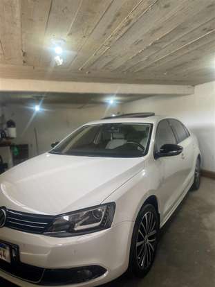 VOLKSWAGEN-JETTA-2.0 TSI HIGHLINE 211CV GASOLINA 4P TIPTRONIC VOLKSWAGEN-JETTA-2013