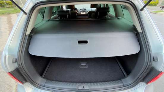 VOLKSWAGEN-JETTA-2010