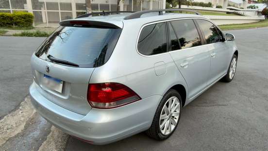VOLKSWAGEN-JETTA-2010