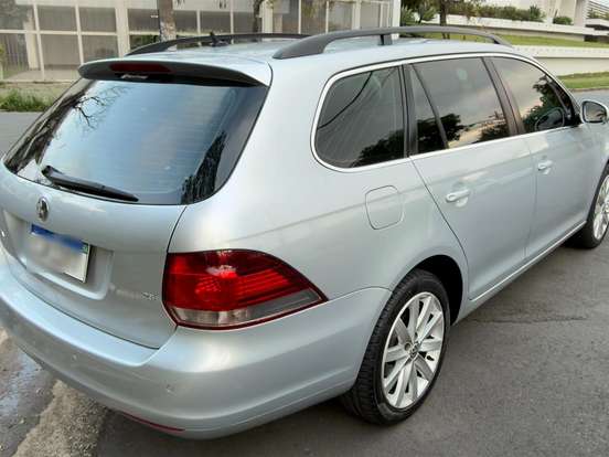VOLKSWAGEN-JETTA-2.5 I VARIANT 20V 170CV GASOLINA 4P TIPTRONIC VOLKSWAGEN-JETTA-2010