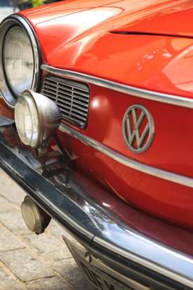 VOLKSWAGEN-KARMANN-GHIA-1973