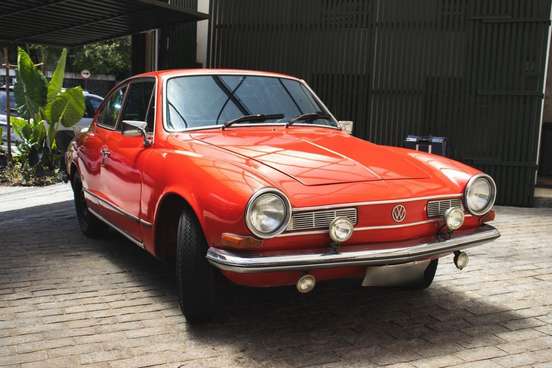 VOLKSWAGEN-KARMANN-GHIA-1973