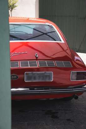 VOLKSWAGEN-KARMANN-GHIA-1973