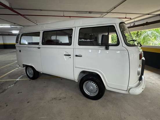 VOLKSWAGEN-KOMBI-2008