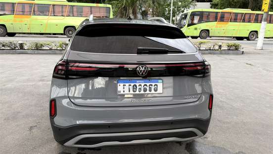 VOLKSWAGEN-NIVUS-1.0 200 TSI TOTAL FLEX HIGHLINE AUTOMÁTICO VOLKSWAGEN-NIVUS-2025