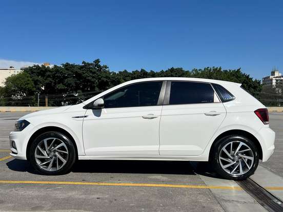 VOLKSWAGEN-POLO-2019
