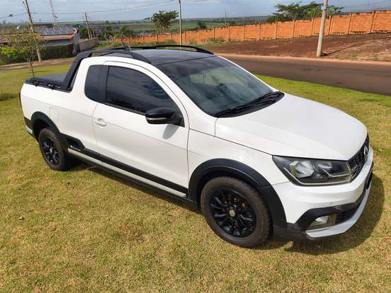 VOLKSWAGEN-SAVEIRO-2016