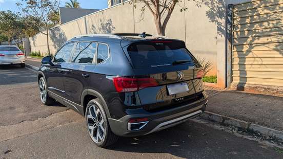 VOLKSWAGEN-TAOS-2024
